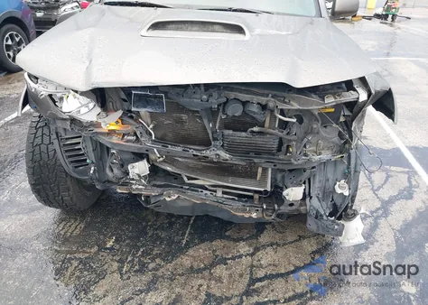 2010 Toyota Tacoma Prerunner V6 from USA, damaged, VIN 3TMKU4HN9AM025059